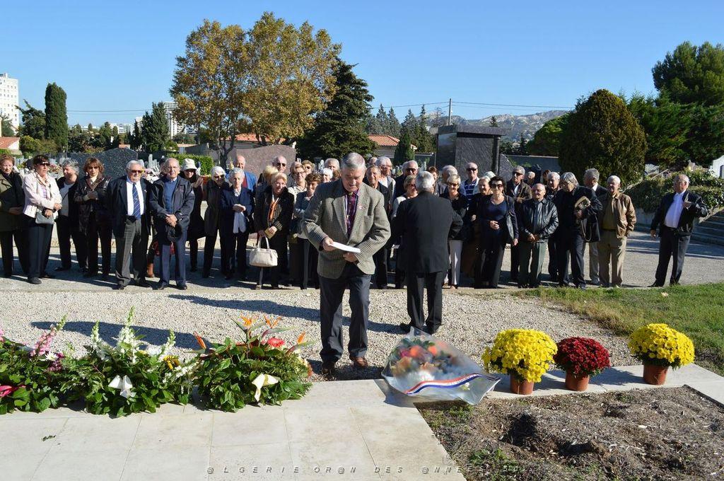 CEREMONIE DU 1 NOVEMBRE 2015 CIMETIERE DE MAZARGUES (14).JPG